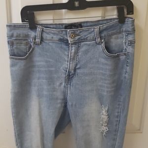 Distressed jean capris